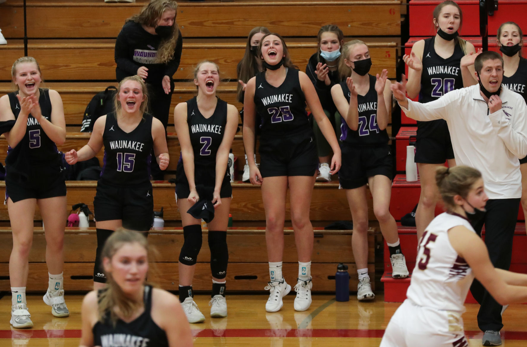 20220115_15_Edgewood_Waunakee_0997_AJA-01152022221752